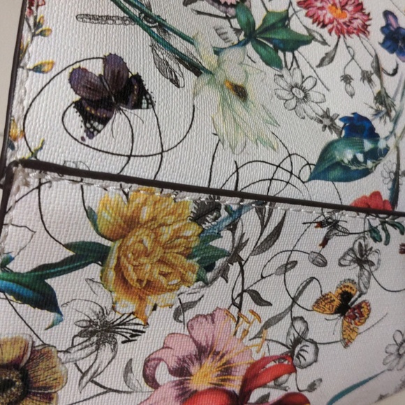 White Floral Tote Bag - Picture 5 of 5